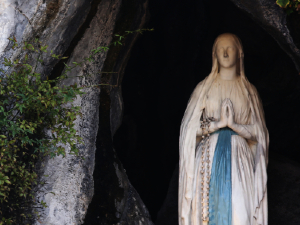 Lourdes.::Interview avec P. Jacques Olivier, écrivain et auteur de Prophéties et prédictions de Jeanne d’Arc.