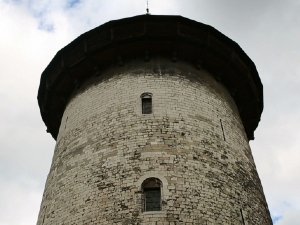 Rouen::Visite et photos des lieux où elle a été emprisonnée et mise en procès, lieu de sa mort. Enregistrement de la cathédrale.